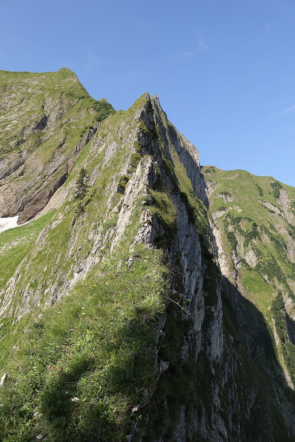 107 kurze Gehpassage zwischen erstem und zweitem Grataufschwung.jpg