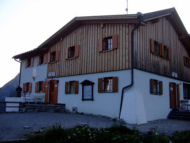 Hanauer Hütte.jpg