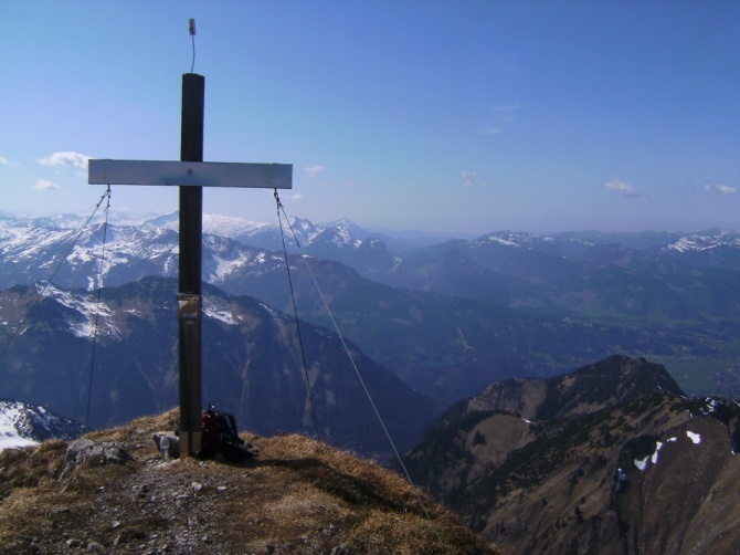 24 Gipfelkreuz auf dem Westgipfel.jpg