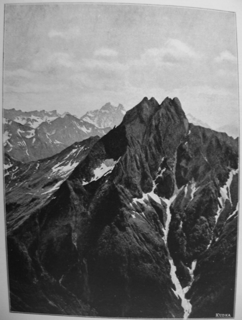 Bild13 Gustav Schulze - Hoefatsgruppe von Norden 1904.jpg