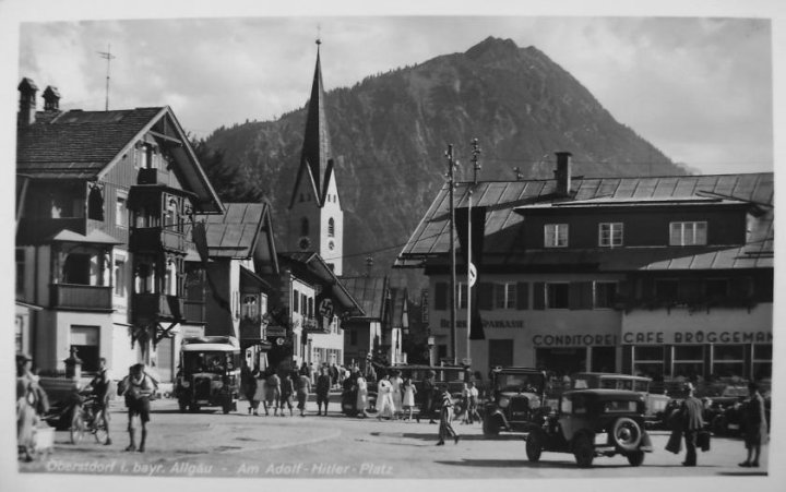 47_Adolf-Hitler-Platz in Oberstdorfpaint.jpg