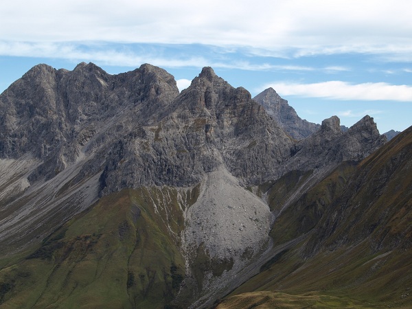 PA088371 - Großer Wilder, Kleiner Wilder, Hochvogel, Höllhörner.JPG