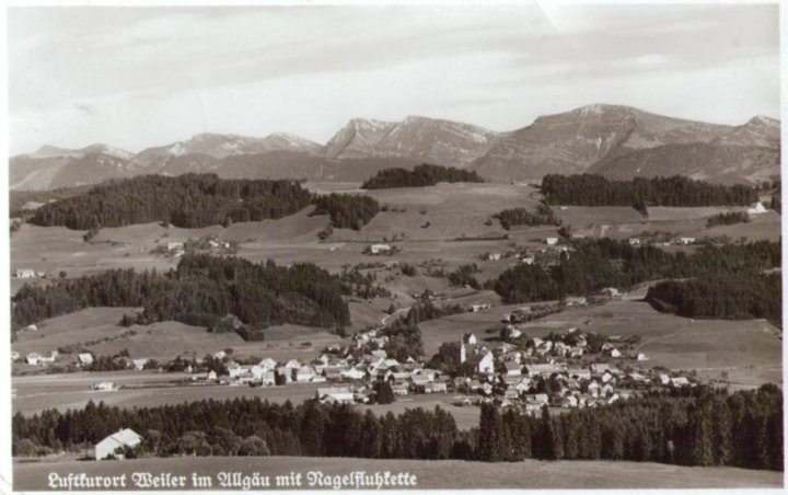 352_Weiler im Allgaeu mit Nagelfluhkettepaint.jpg
