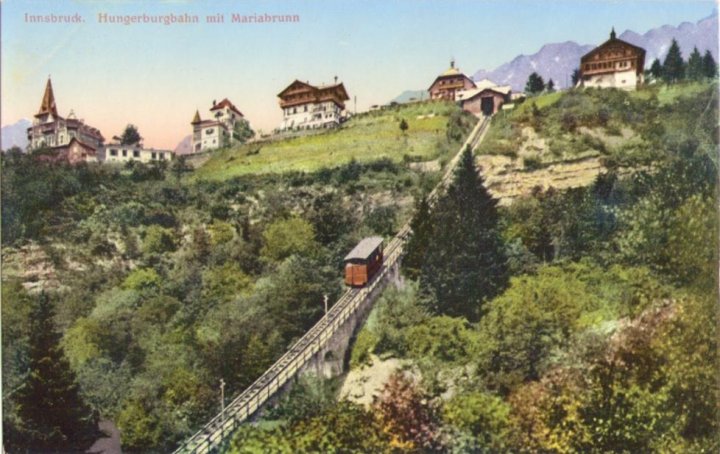 379_Innsbruck Hungerburgbahn Mariabrunnpaint.jpg