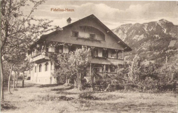 508_Oberstdorf Fidelius-Hauspaint.jpg