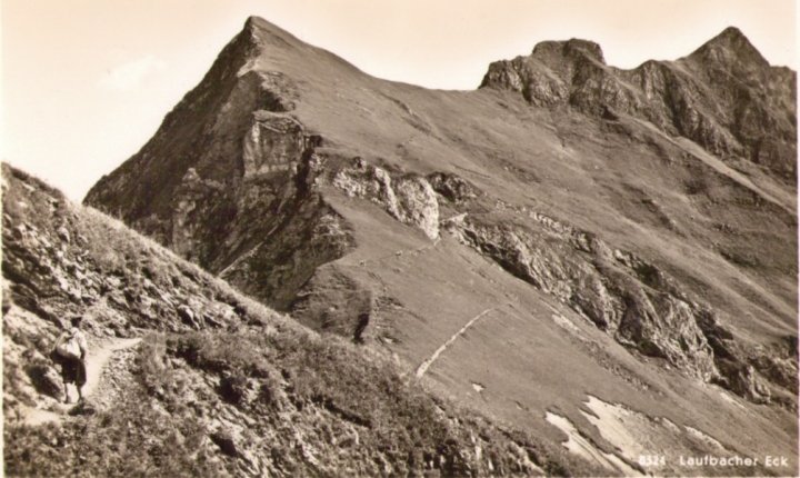 702_Laufbacher Eck um 1920paint.jpg