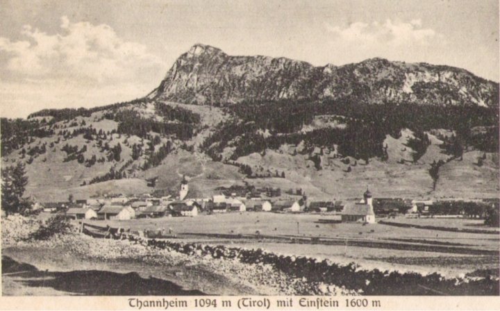 765_Tannheim in Tirol mit Einstein um 1910paint.jpg
