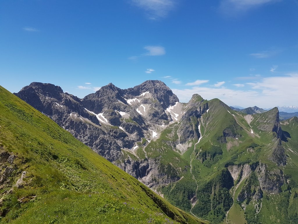 Toblermann (2.010m), Hörnlekopf (2.151m), Hörnle (2.112m) und Ruchwannekopf (2.179m)