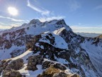 Blick vom Gipfel des Pfannenhölzer auf den Großen Daumen (links der Bildmitte hinten) und Kleinen Daumen (rechts)